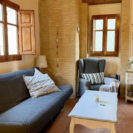 Duplex With A Beautiful Rooftop View *
